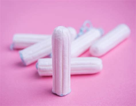 how much string should be left out of a tampon|How to Insert and Use Tampons 